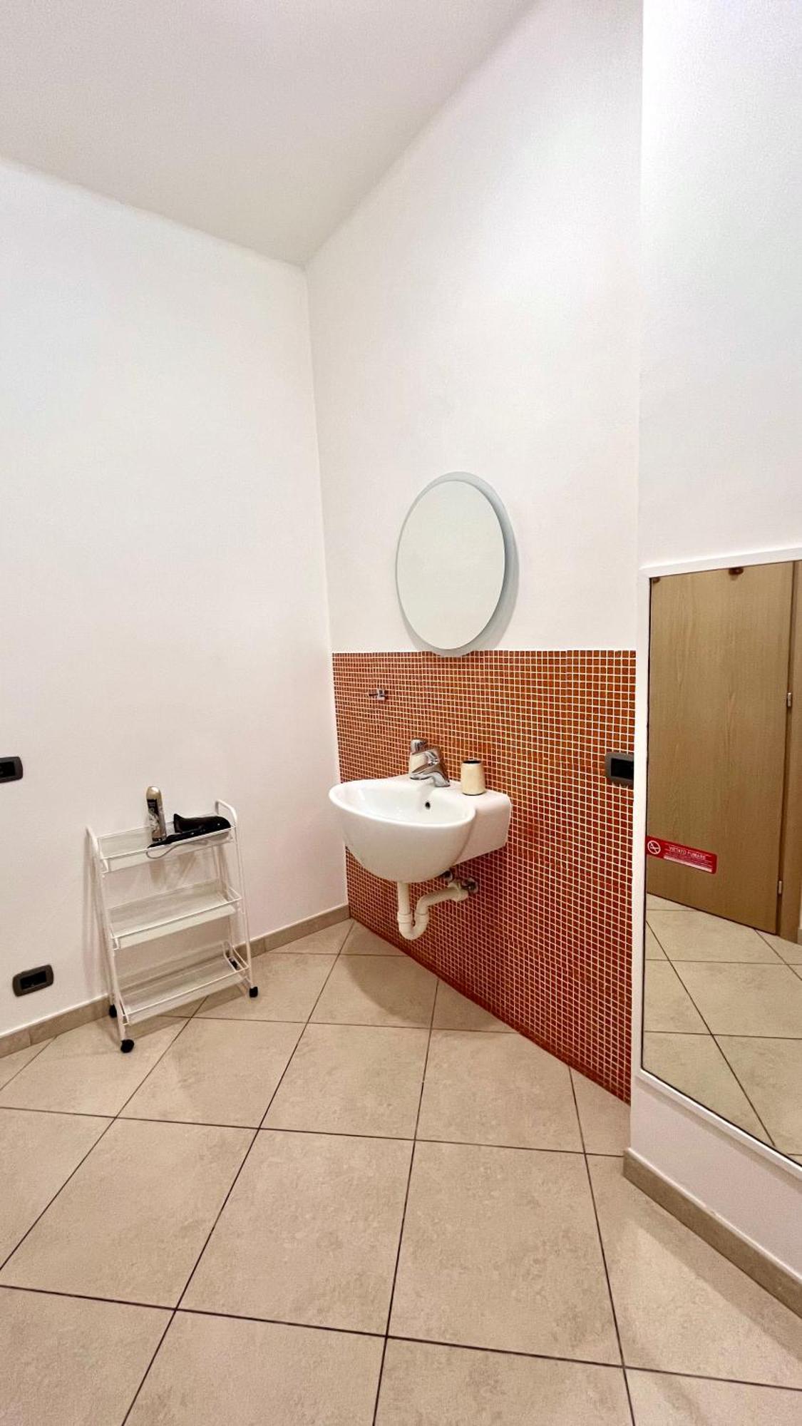 Moderno In Via Monginevro Apartament